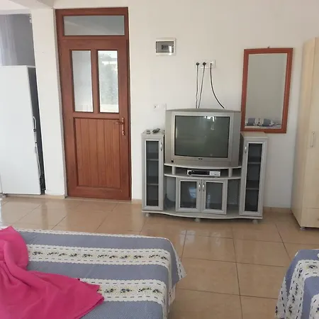 Oezguer Motel *