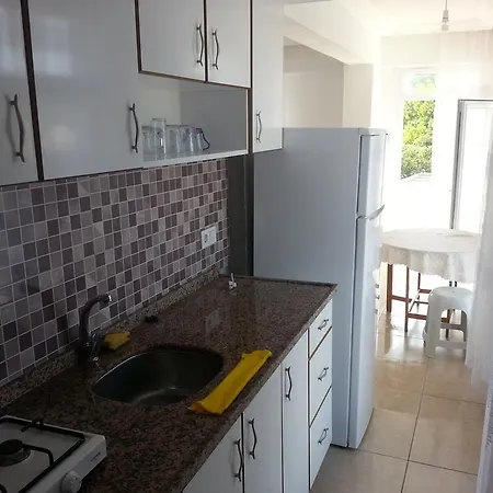 Oezguer Motel *