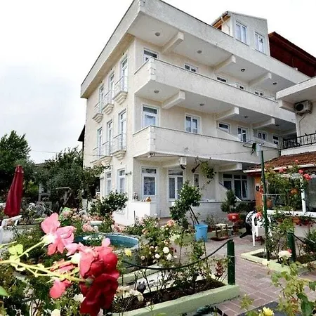 Oezguer Motel Türkeli