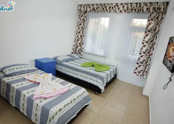 Oezguer * Авса-Адаси