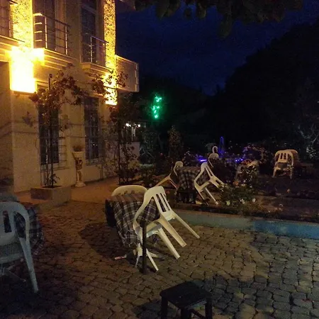 Oezguer * Avsa Adasi