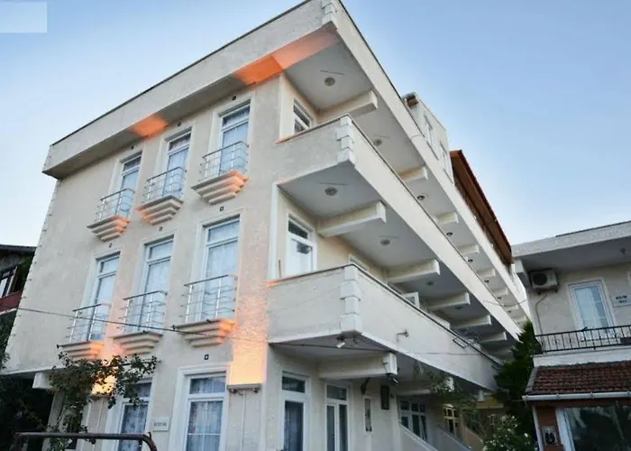 Oezguer Motel *