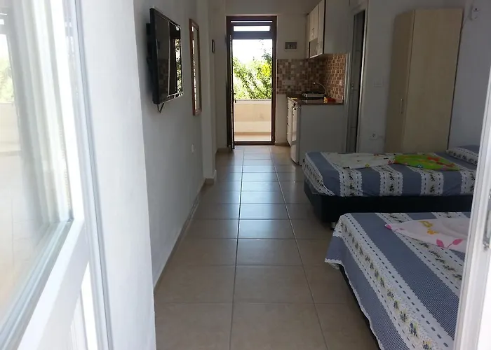 Oezguer Motel Türkeli